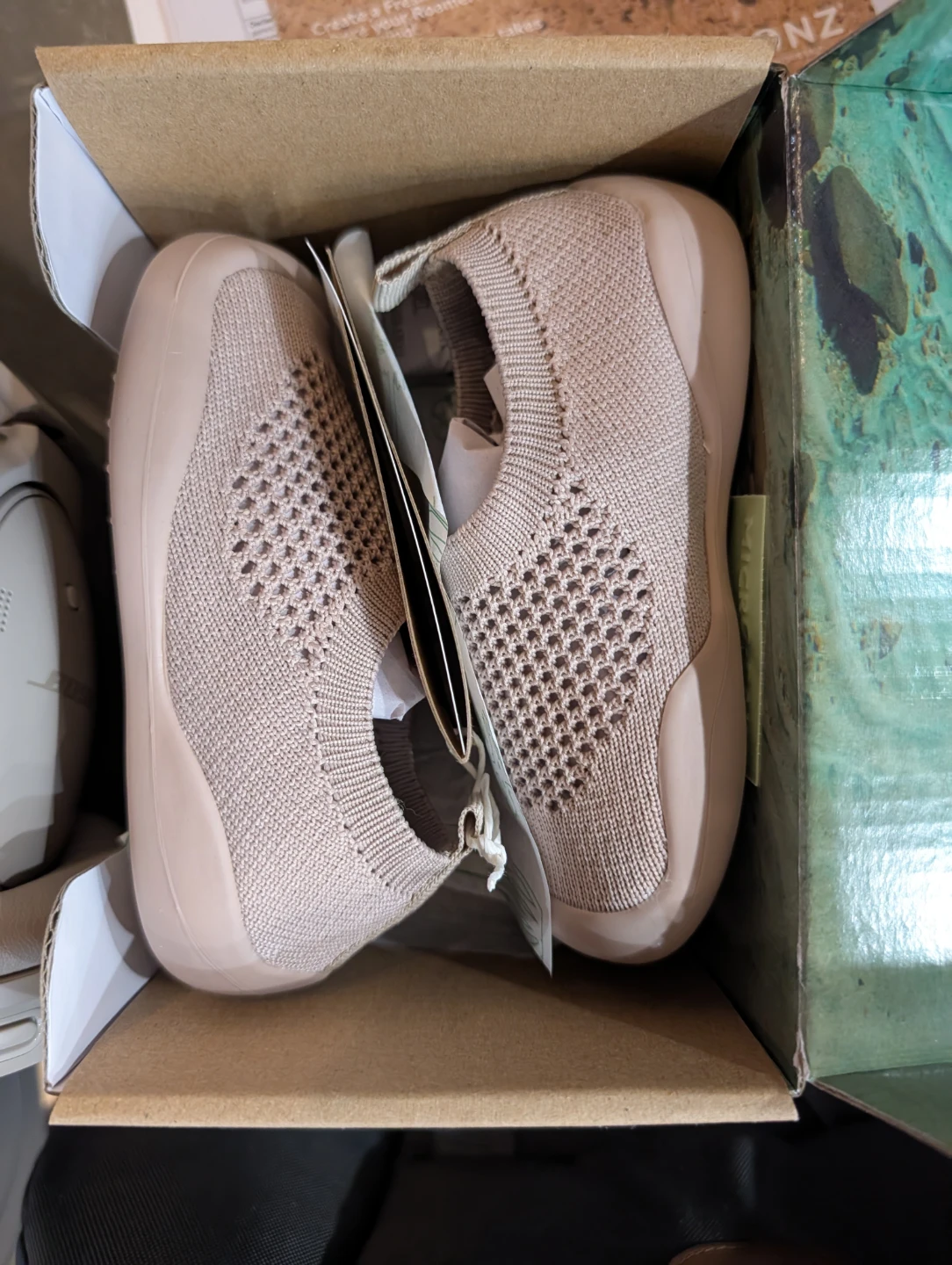 Stonz Roamer Shoes, Dune, Size 7