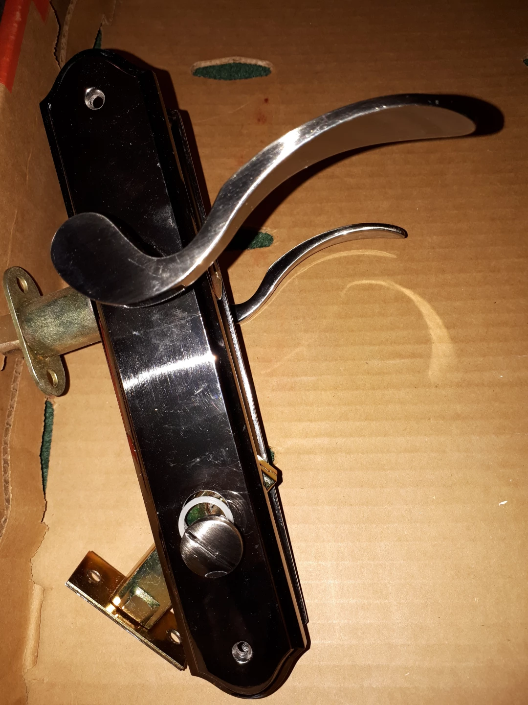 Brand New Aurum Design Door Lever Handle Set