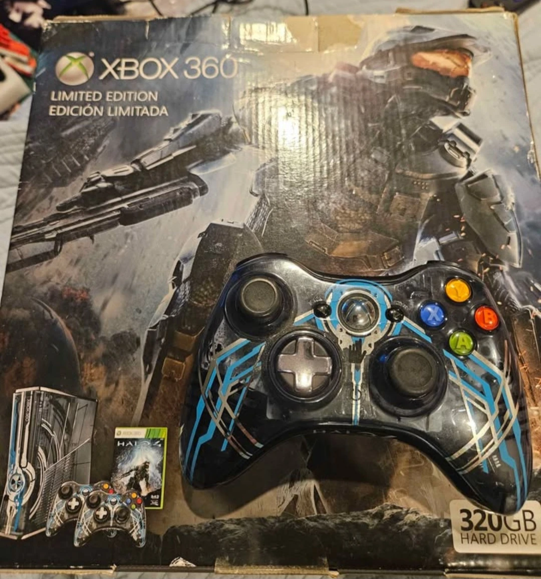 Xbox 360 Limited Edition Halo 4 Console Bundle with 320GB HDD - photo 2