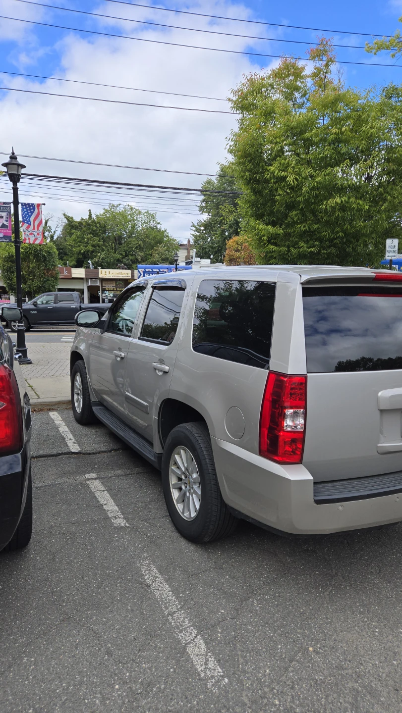 Silver Chevrolet Tahoe SUV - photo 4