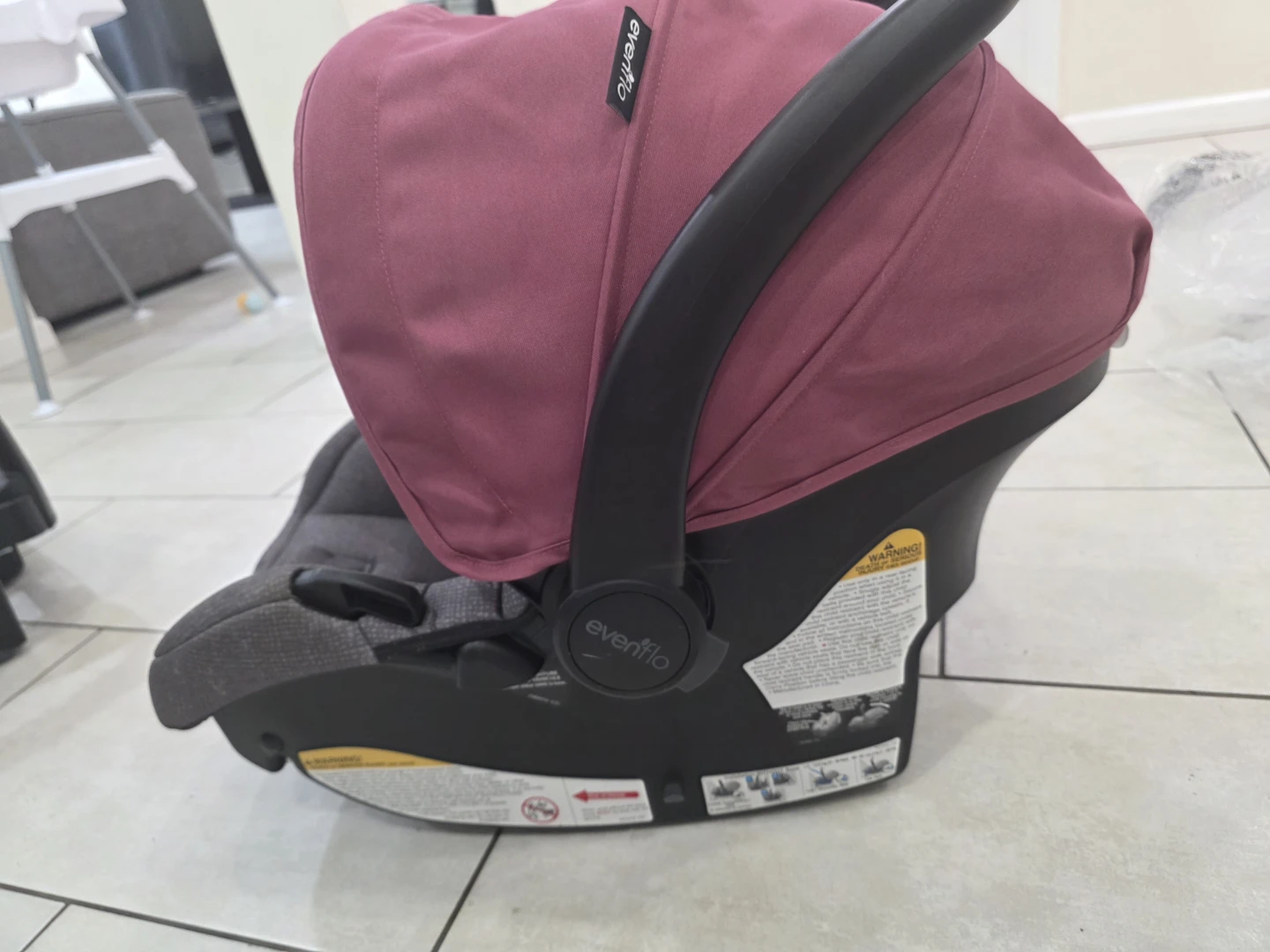 Evenflo Infant Car Seat with Base - photo 2
