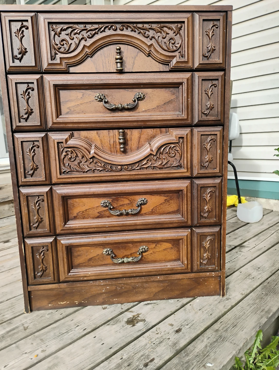 Vintage Wooden 5-Drawer Dresser – Ornate Carved Design