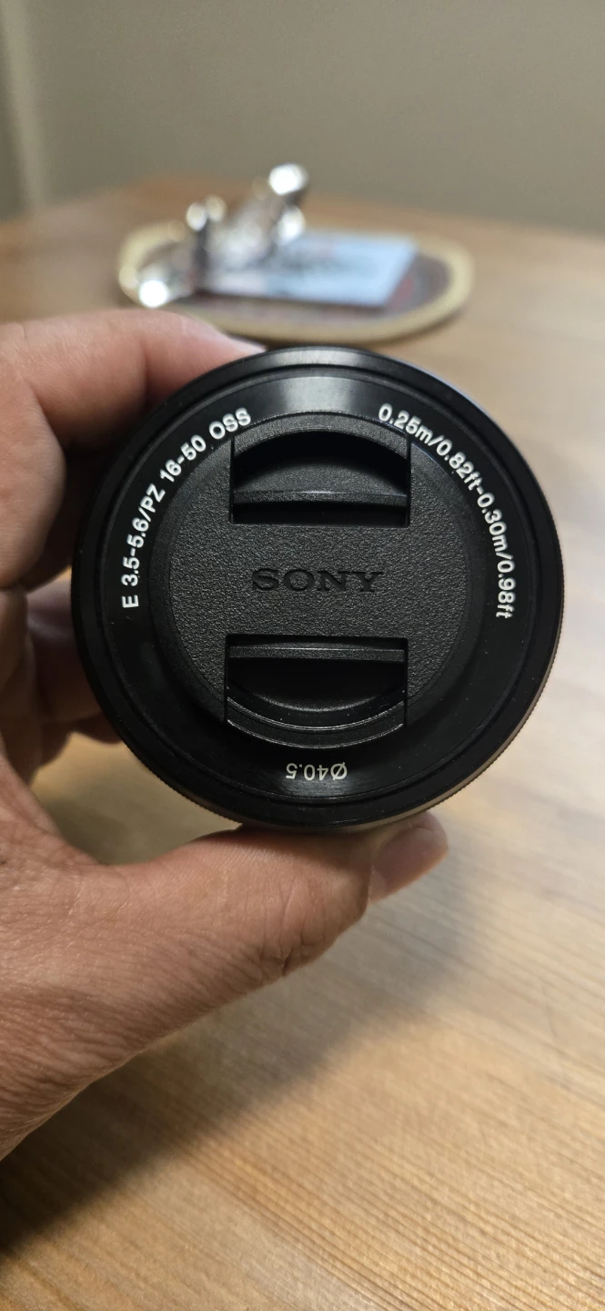 Sony E PZ 16-50mm f/3.5-5.6 OSS Lens - photo 2