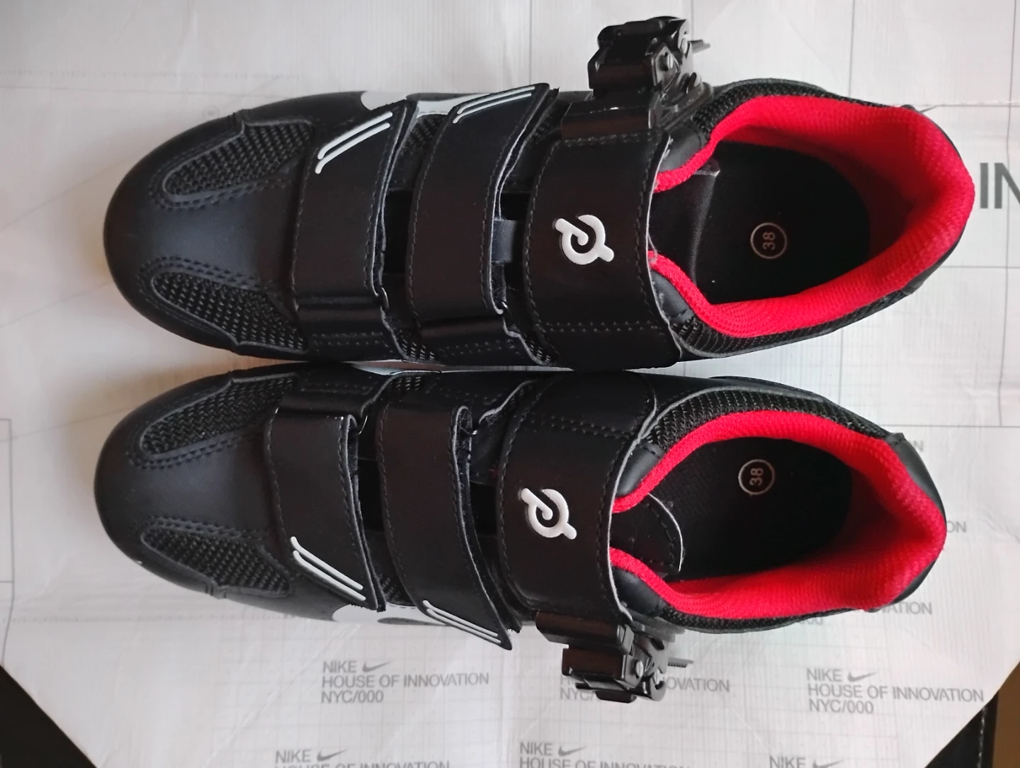 Pelotón bike shoes  size 38 - photo 2