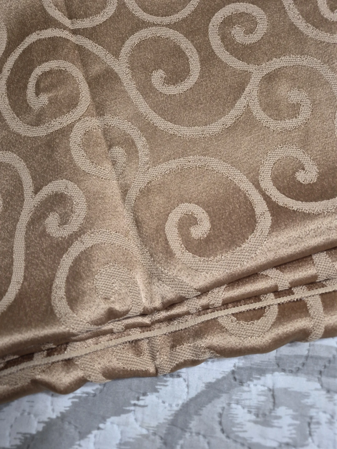 Gold Christmas Holiday 57" x 100" Tablecloth Table - photo 2