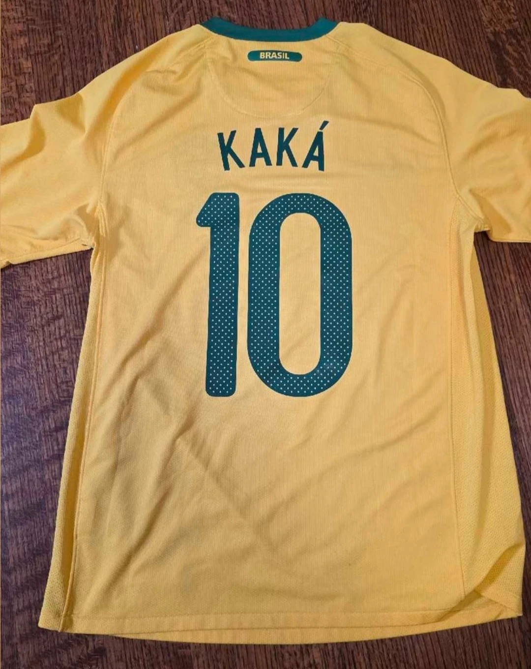 VINTAGE Kaka #10 AUTHENTIC Brazil National Team  jersey