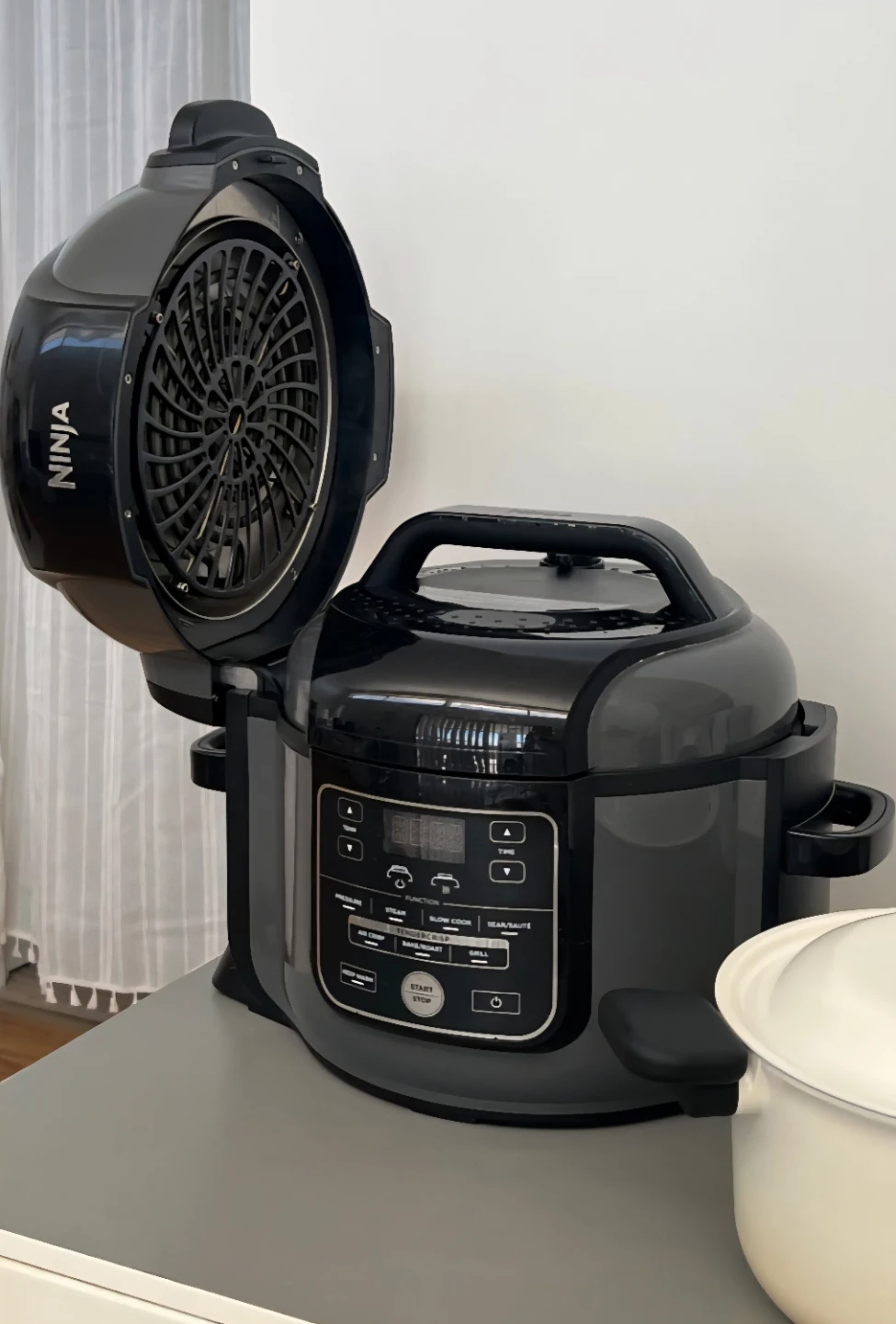 Ninja Foodi 10-in-1 6.5-Quart Multicooker