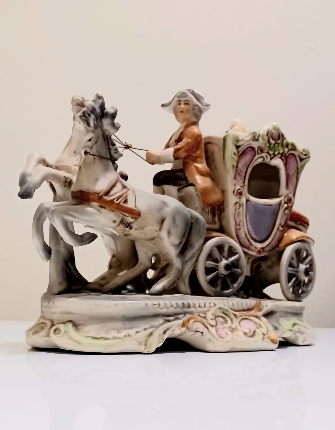 Vtg German Gräfenthal Porcelain Carriage Figurine - photo 3