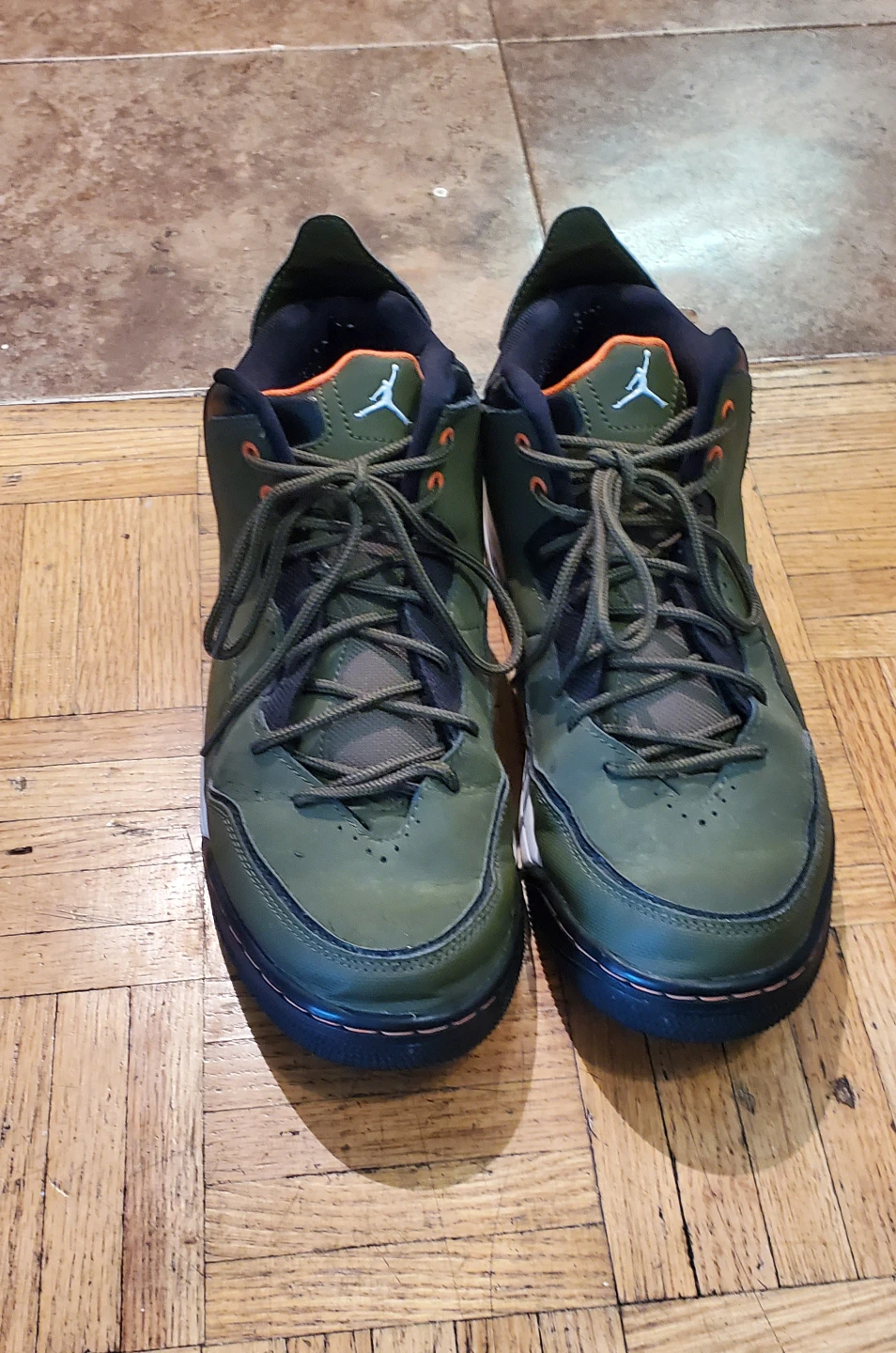 Men's Jordan Sneakers Shoes  Size 9.5 - photo 2
