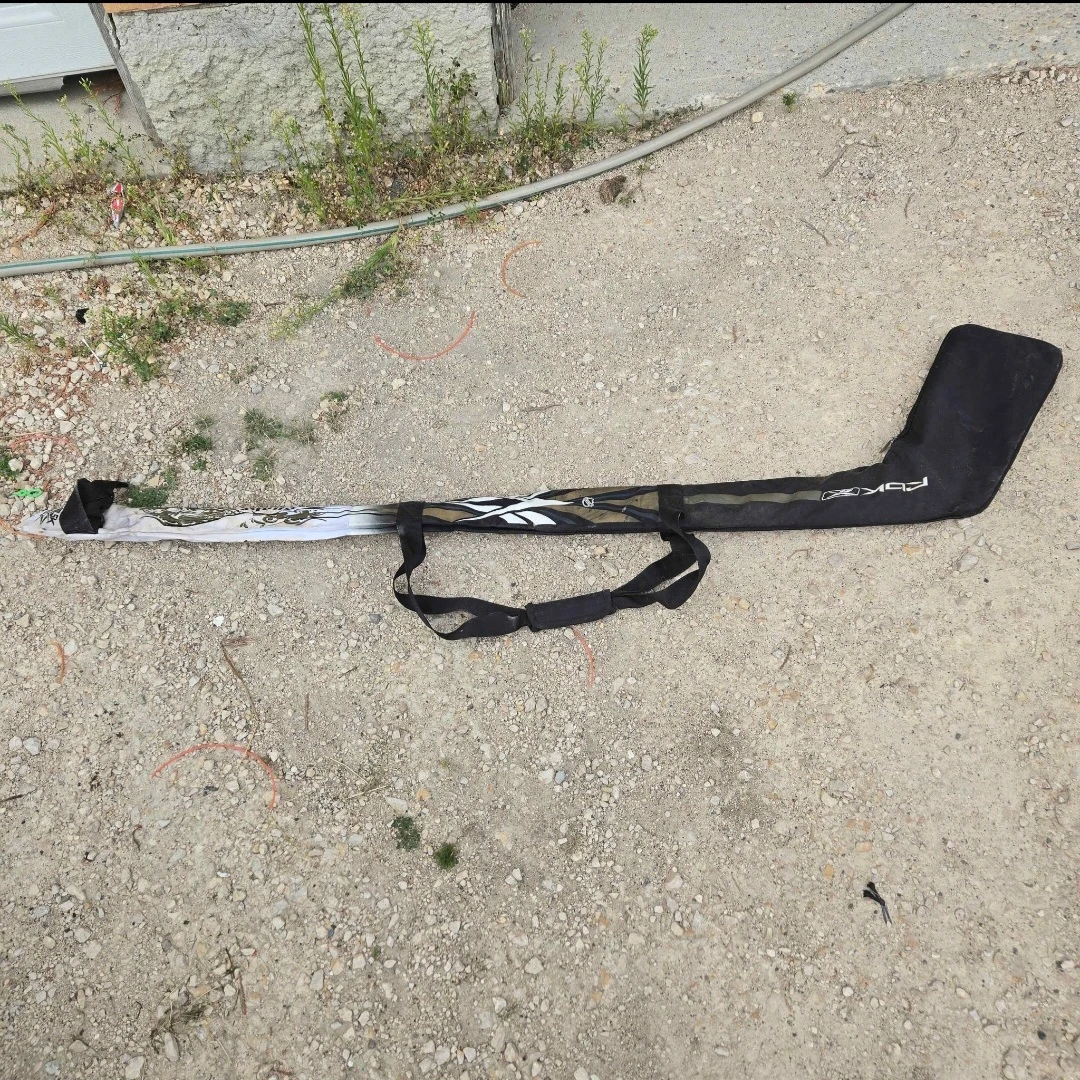 Sher-Wood Hockey Stick with Reebok Carrying Case - photo 2
