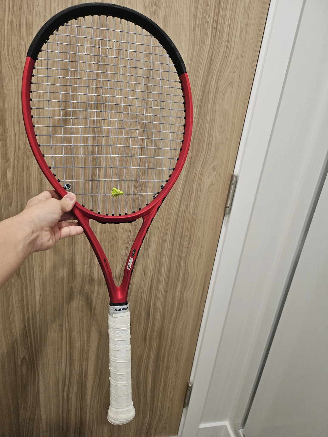 Wilson Clash 100 V2 Tennis Racket