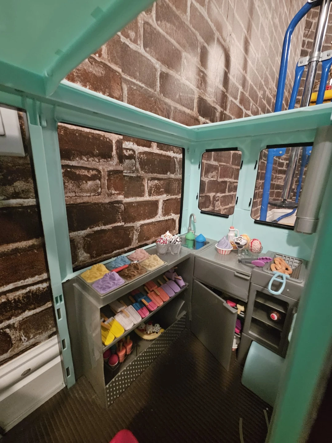 Our Generation Ice Cream Truck - photo 4