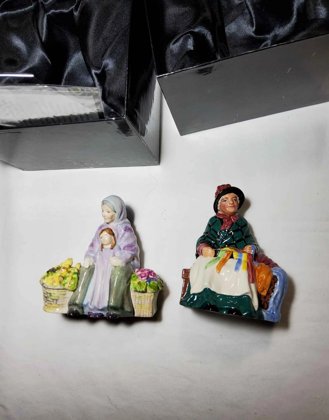Royal Doulton Miniature Street Vendors Figurines - photo 3