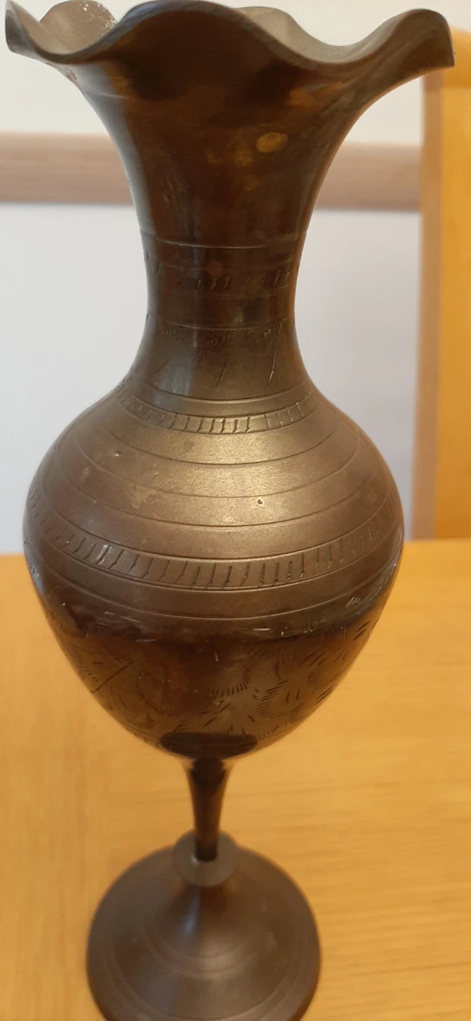 Vintage brass vase with intricate engravings - photo 3