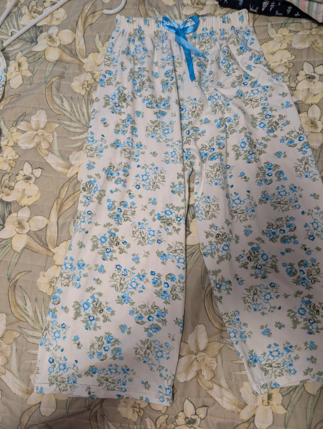 Emily Rose Floral Pajama Set ) Pants run very small - photo 4