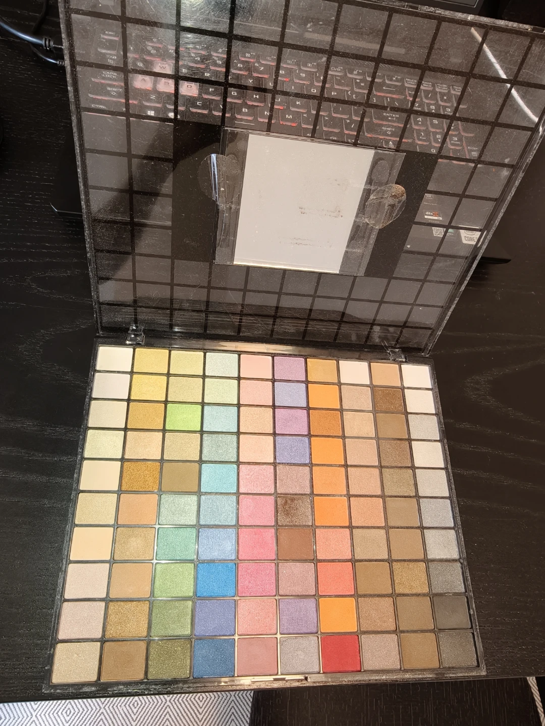Cosmetics Eyeshadow Palette - photo 2