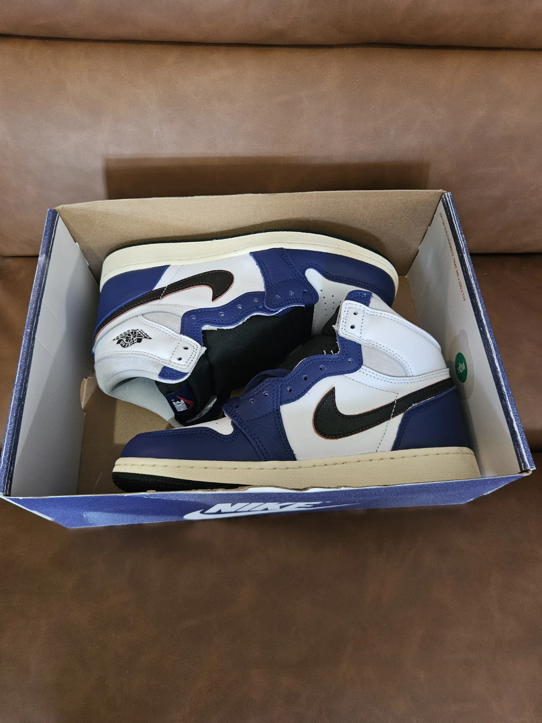 Nike Air Jordan 1 Retro High OG GS Size 6Y