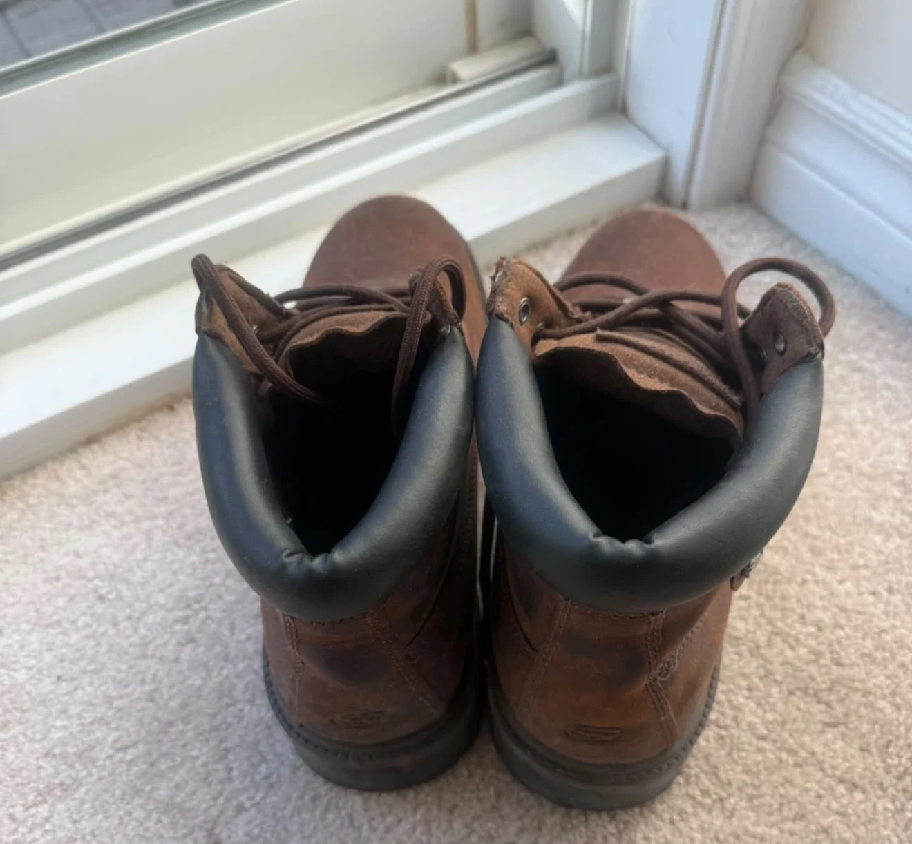 SKECHERS WINTER BOOTS - SIZE 10
