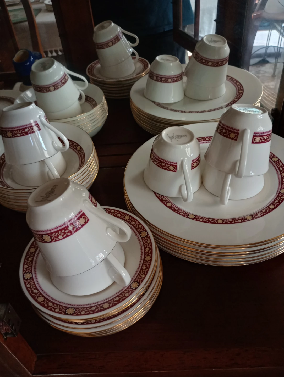 Royal Doulton Dinnerware Set for 8 - photo 2