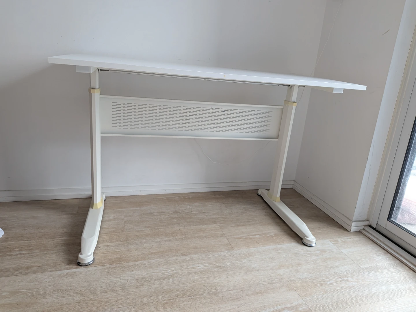Manual Standing desk