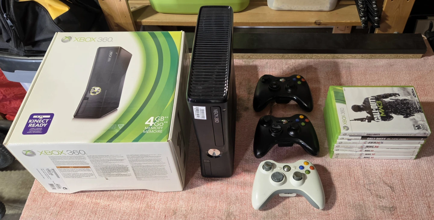 Xbox 360 4GB Console Bundle with Games and Controllers - photo 2