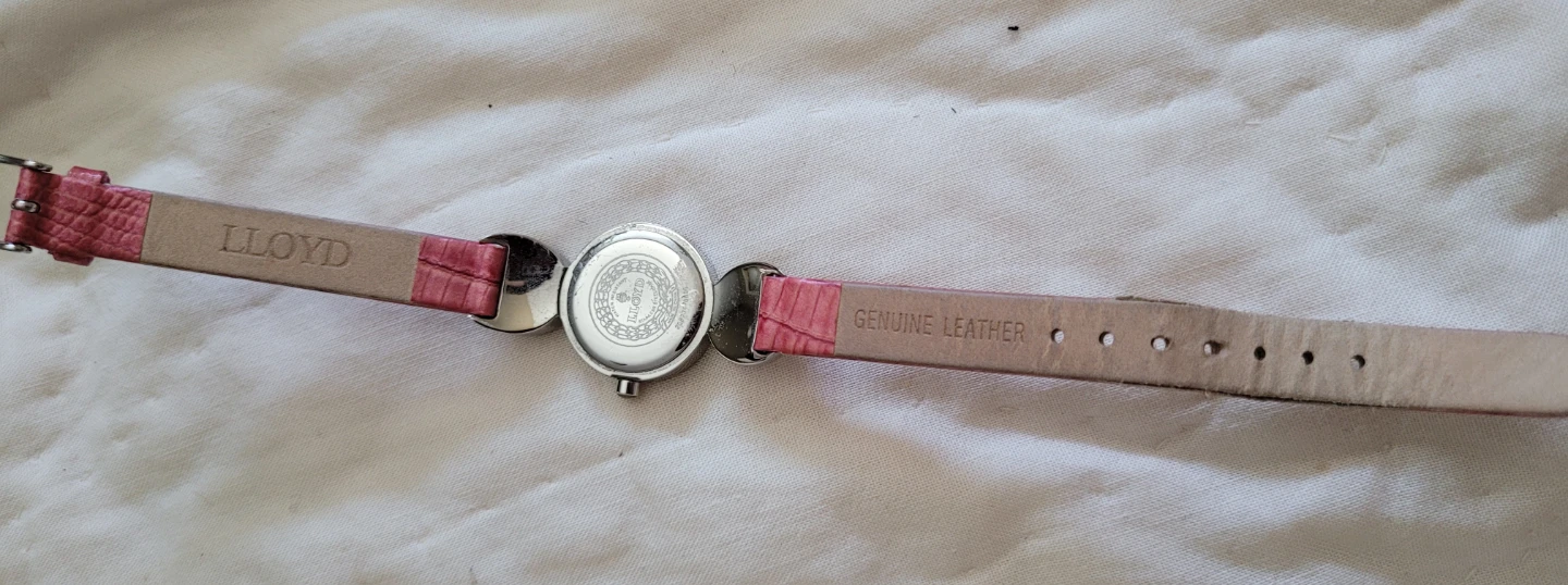 L🏈loyd women's pink watch - photo 2