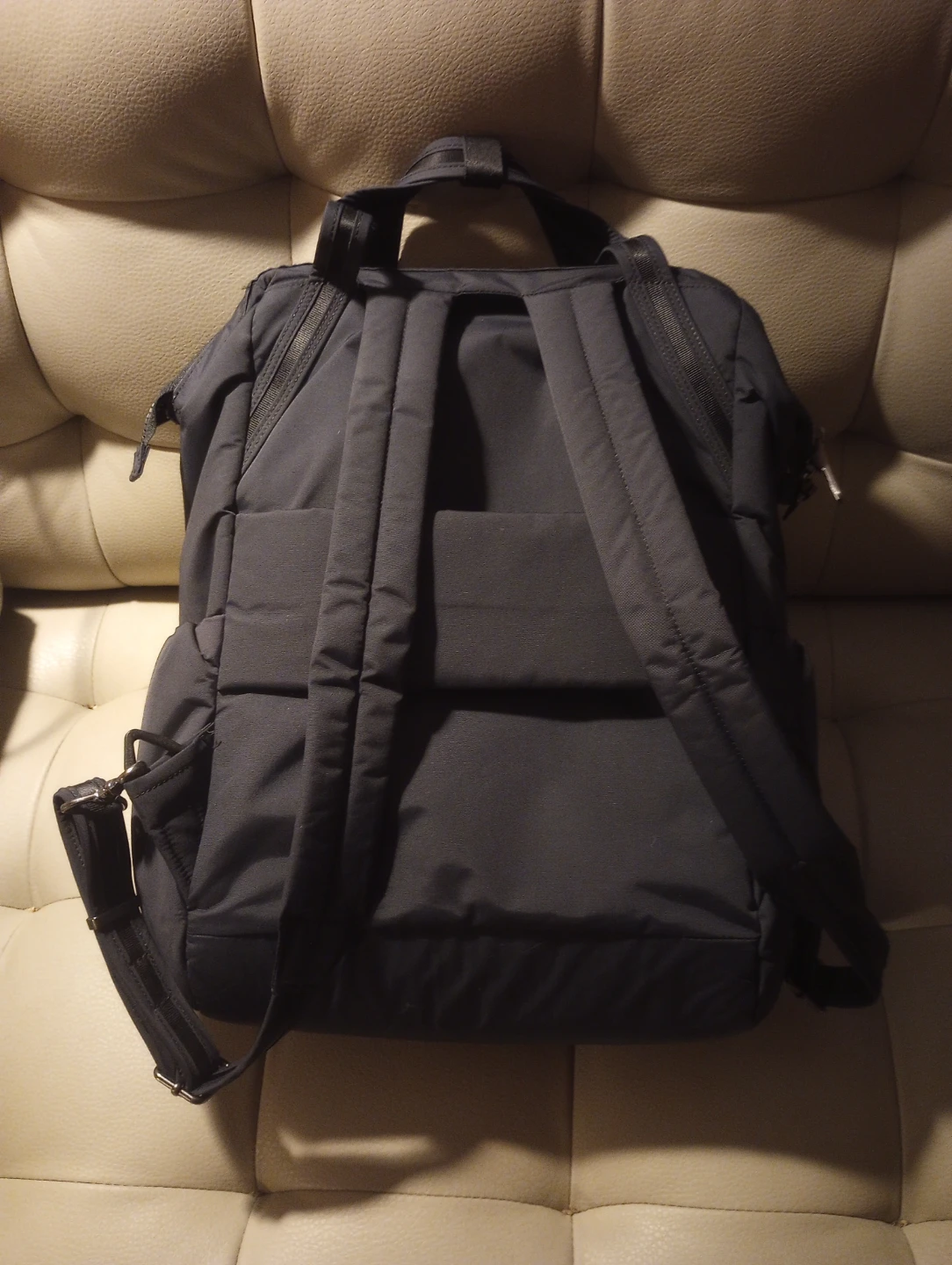 NEW Pacsafe CX Anti Theft Backpack - photo 2
