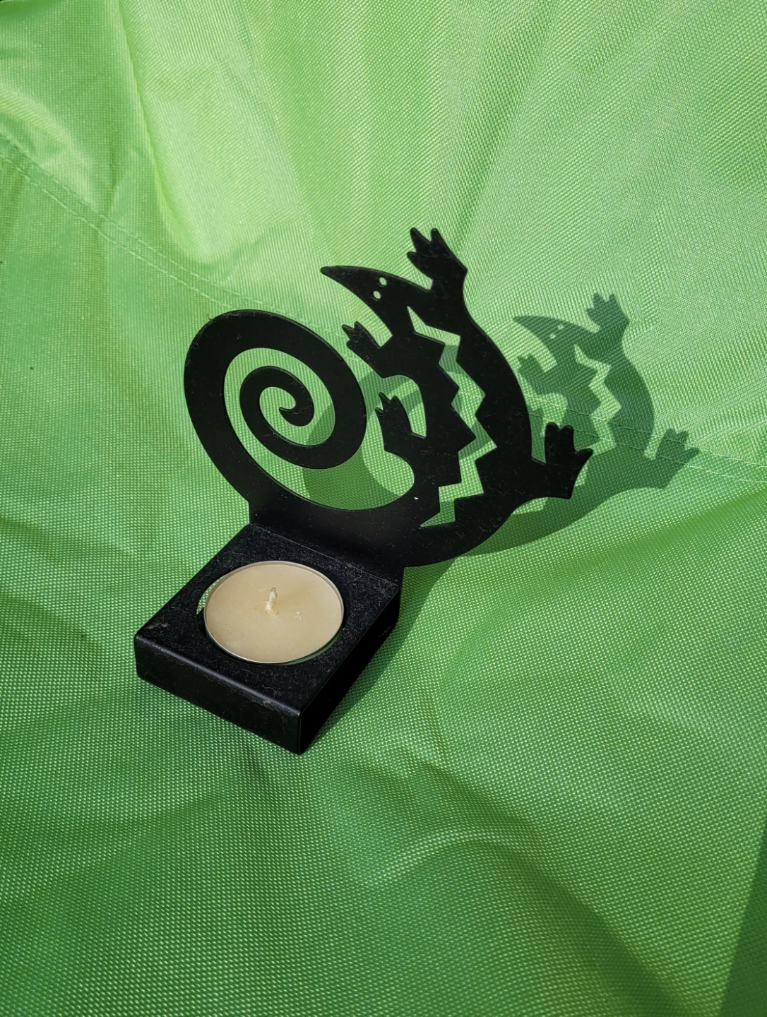 Black Metal Gecko Tealight Holder