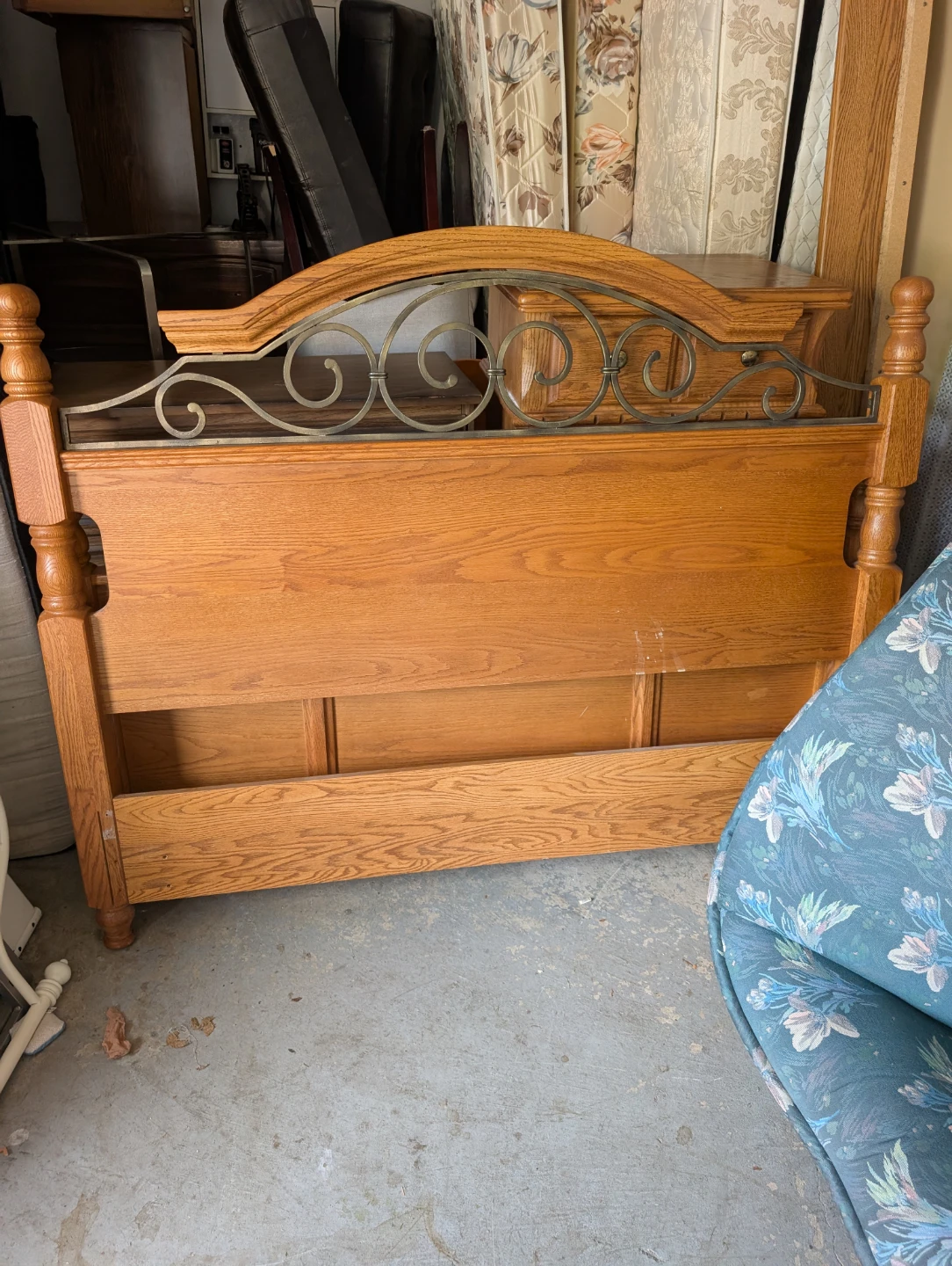 Oakwood heavy build Queen bed (free delivery)