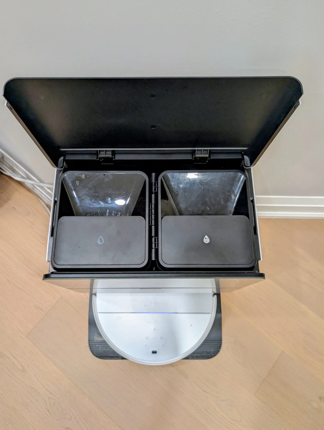 Roborock Saros S10 MaxV Ultra Robot Vacuum and Mop - photo 2