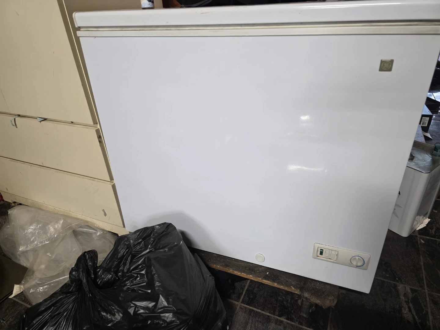 GE White Chest Freezer