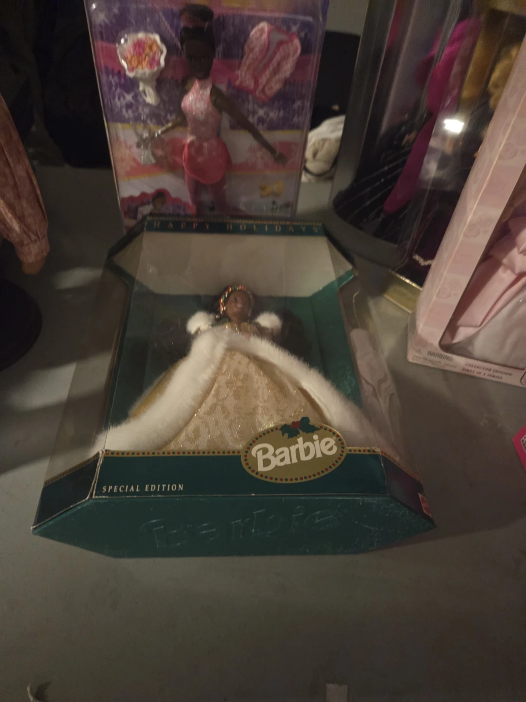 Happy Holidays Barbie Special Edition Doll - photo 3