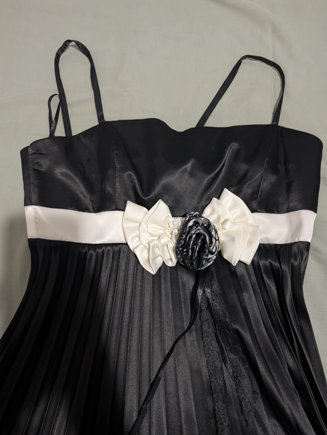 Black and White Satin Dress with Bow - photo 2