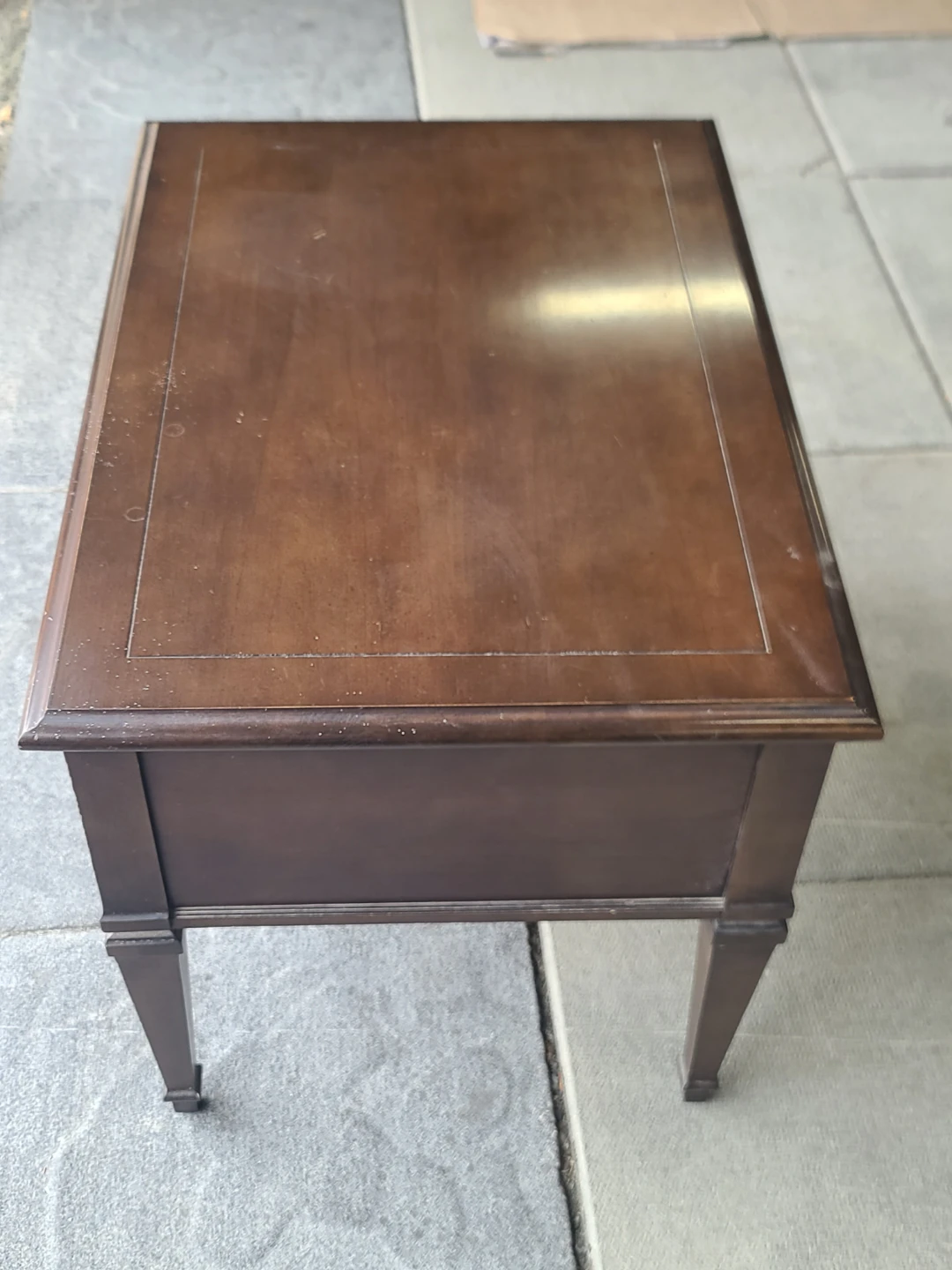 Traditional Dark Wood End Table - photo 4