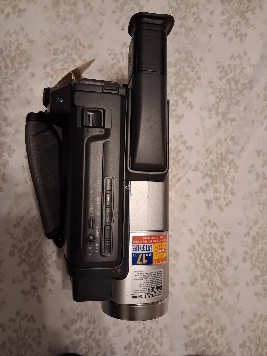 Sony Handycam Vision CCD-TRV98 Camcorder - photo 3