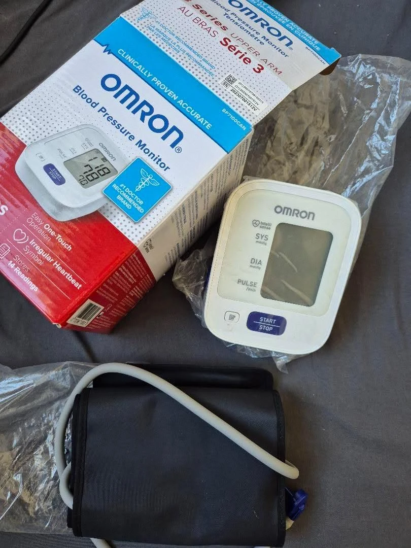 Omron 3 Series Upper Arm Blood Pressure Monitor - photo 2