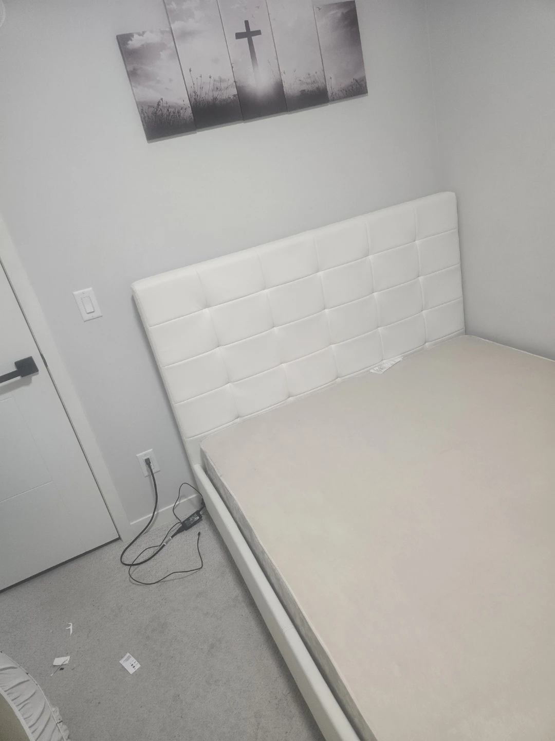 White Tufted Upholstered Queen Bed Frame - photo 5