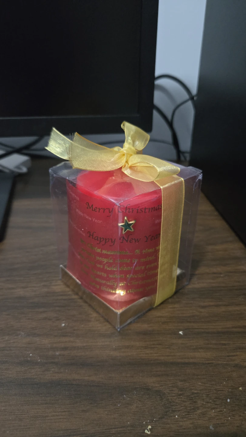 Red Christmas Pillar Candle - photo 2