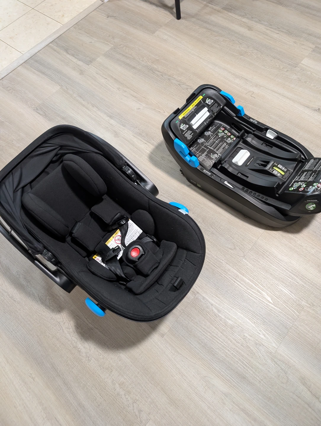 Clek Liing Infant Car Seat with Base