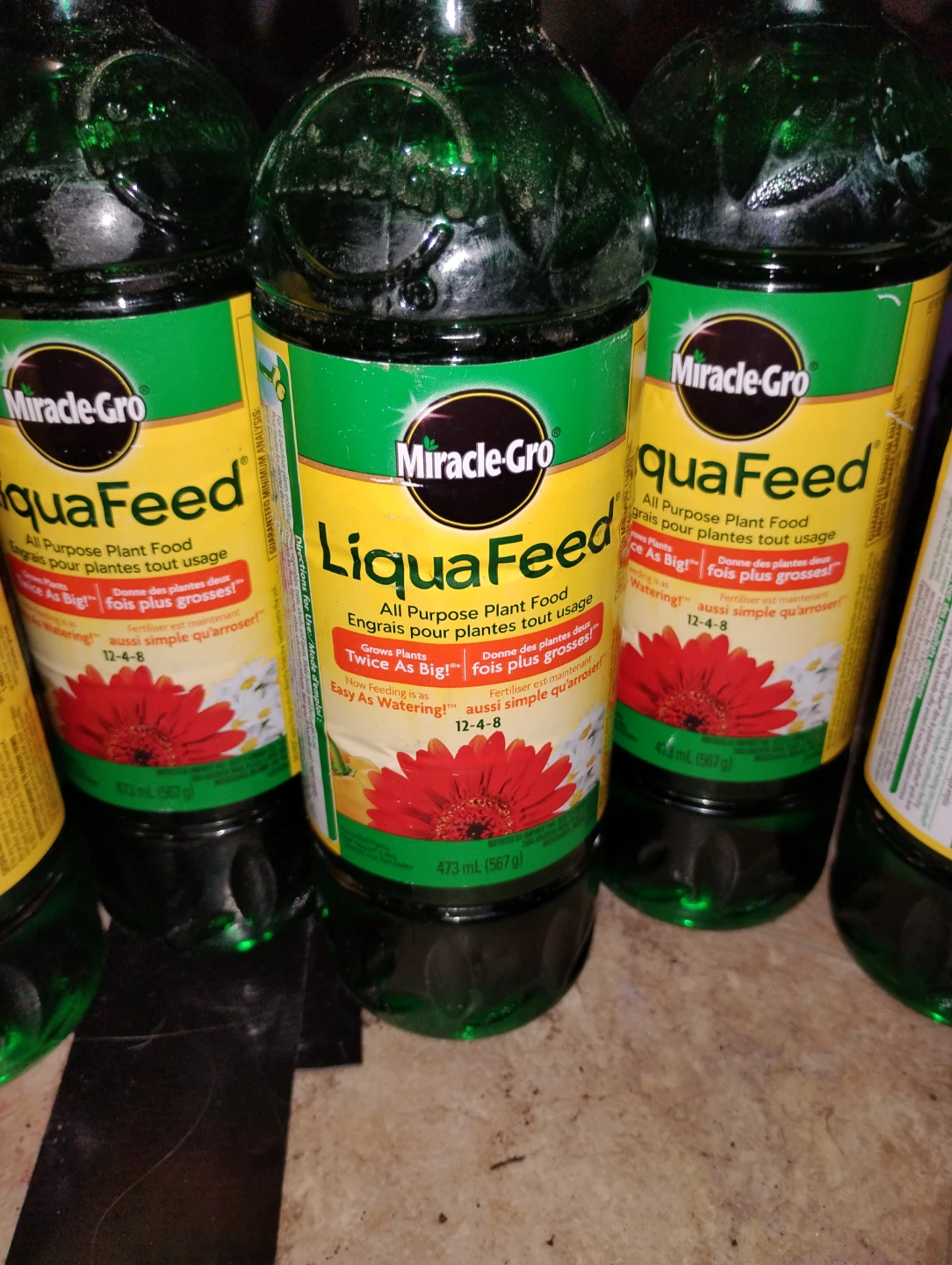 Miracle-Gro Plant Food and LiquaFeed Starter Kit - photo 3