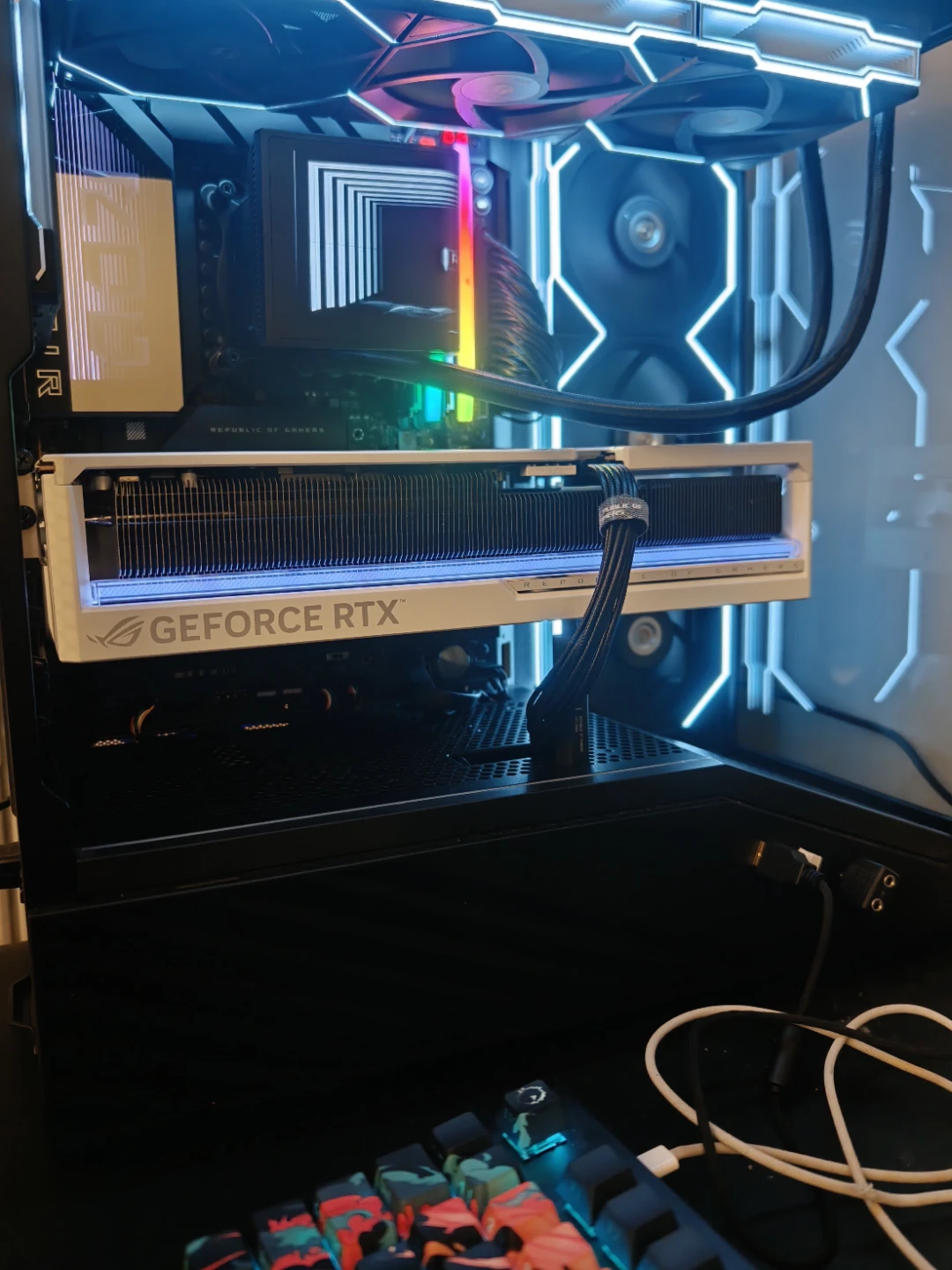 ASUS ROG ASTRAL RTX 5080 WHITE