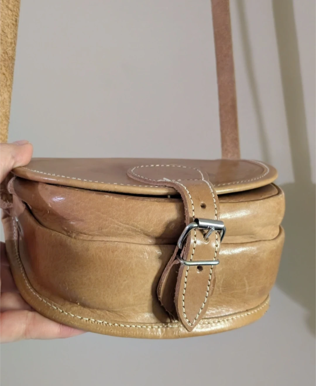 Vintage Tan Leather Crossbody Bag - photo 4