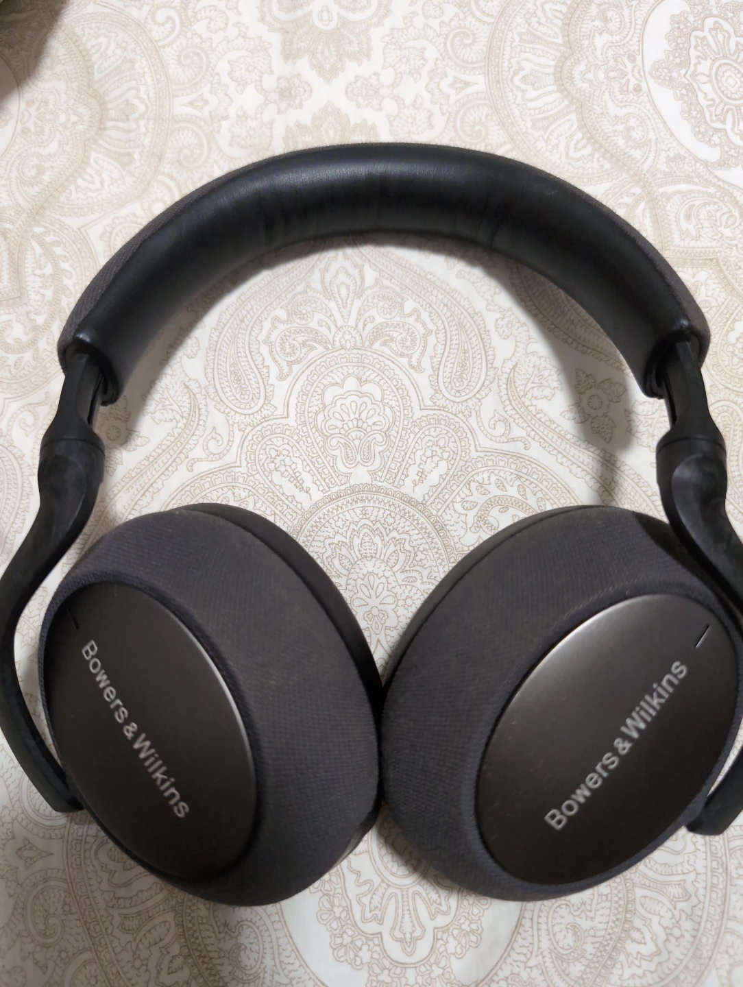 Bowers & Wilkins Wireless Headphones px7