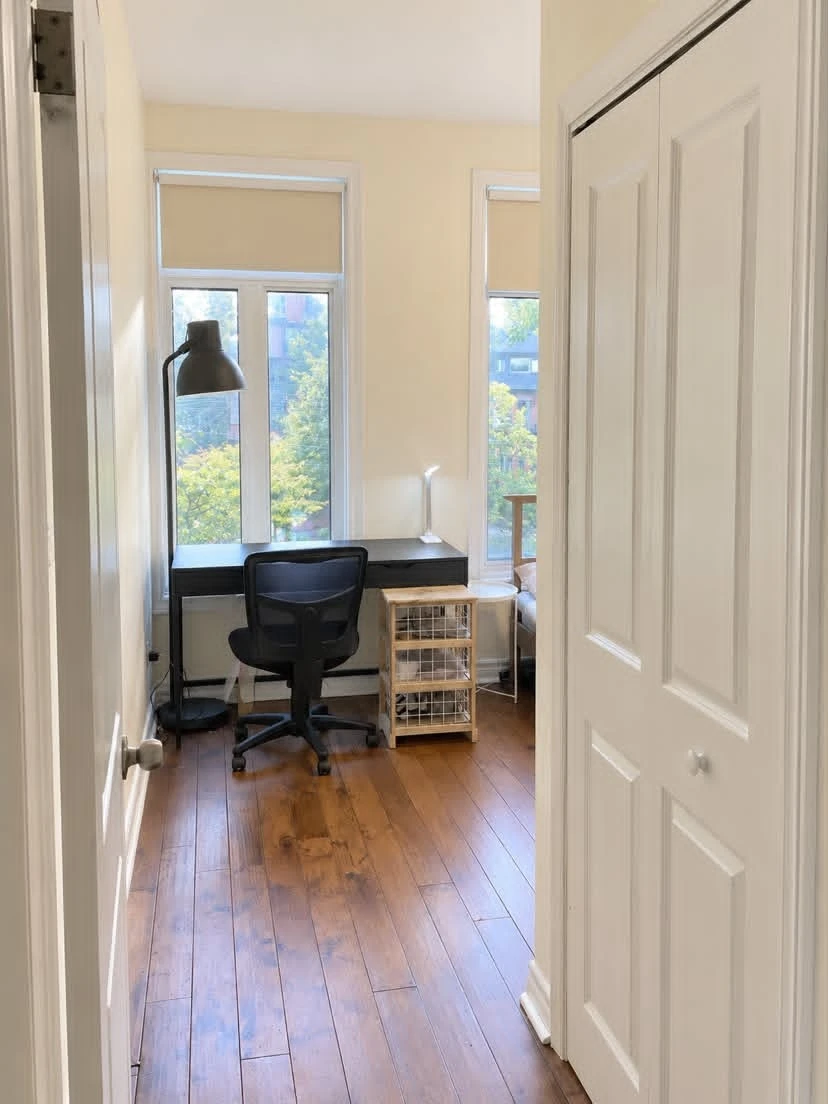 Furnished 3-Bedroom | Individual room rental available - photo 2