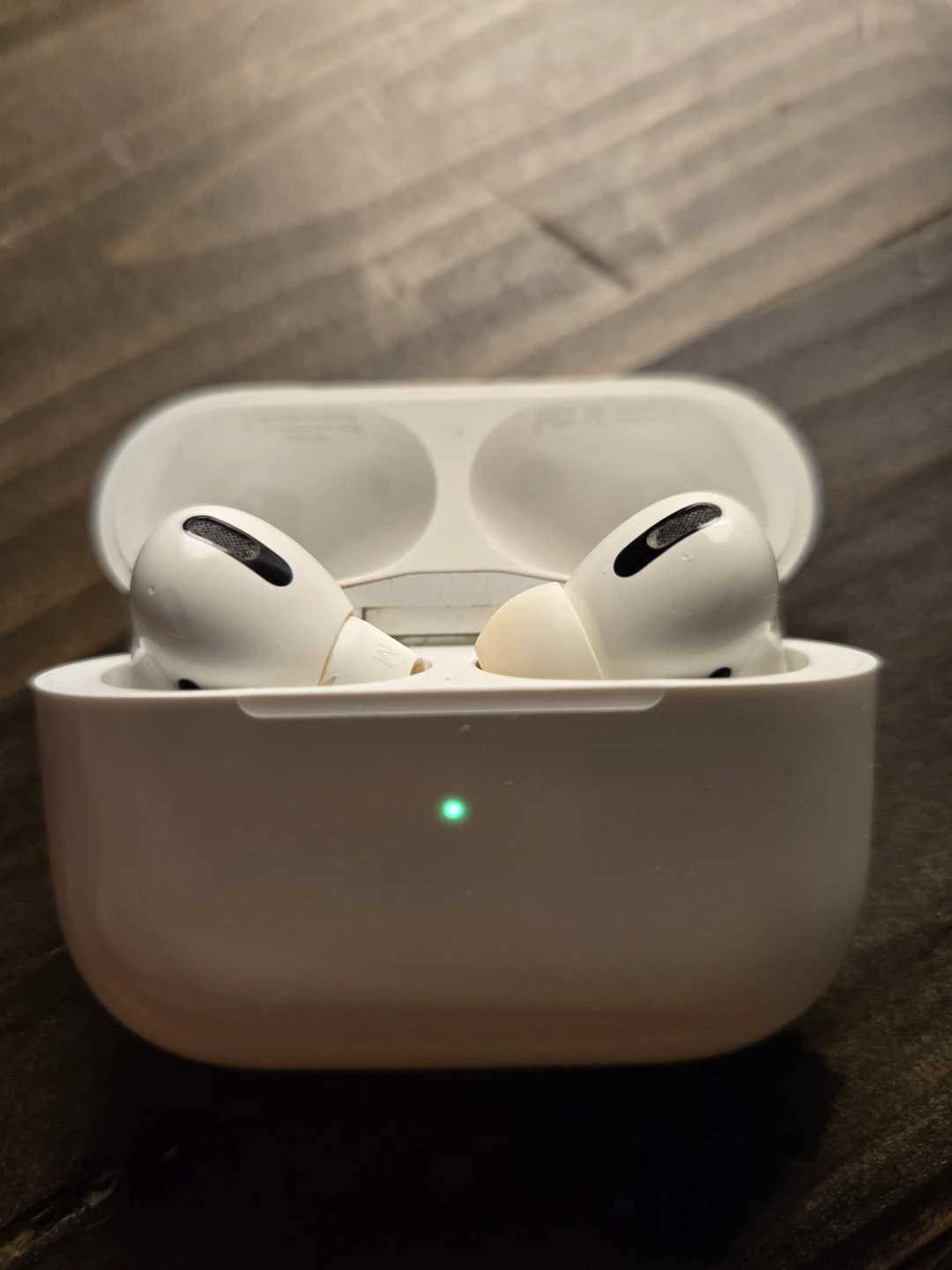 Apple AirPods Pro - photo 2