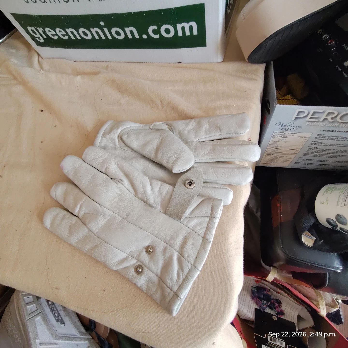 White leather gloves - photo 2