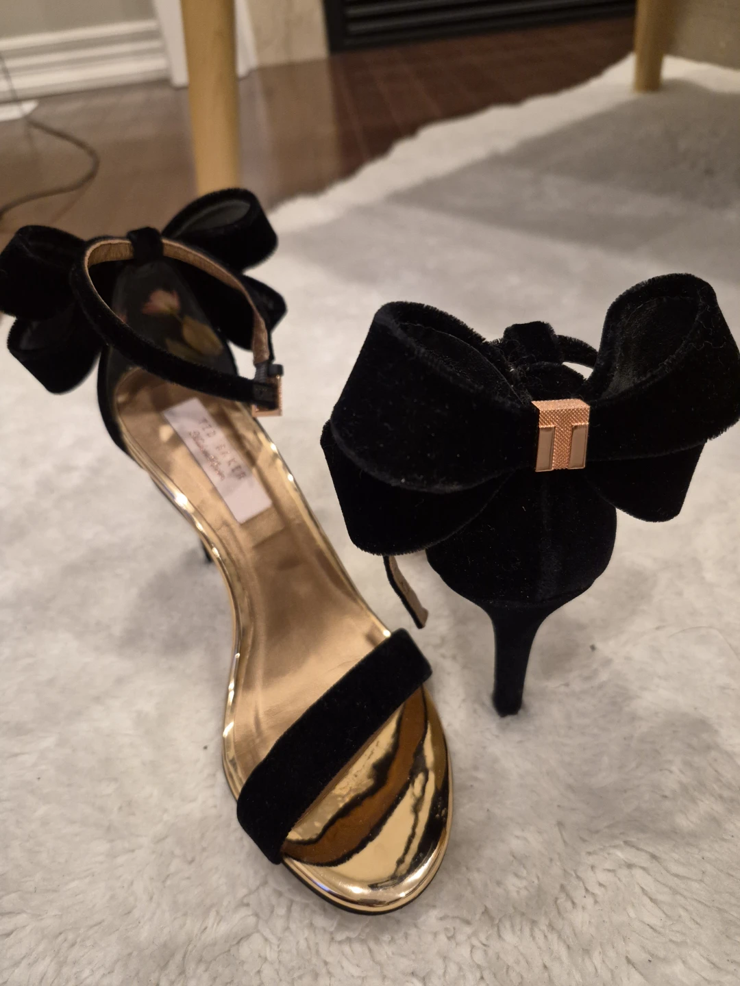 Ted Baker black velvet bow heels - photo 5