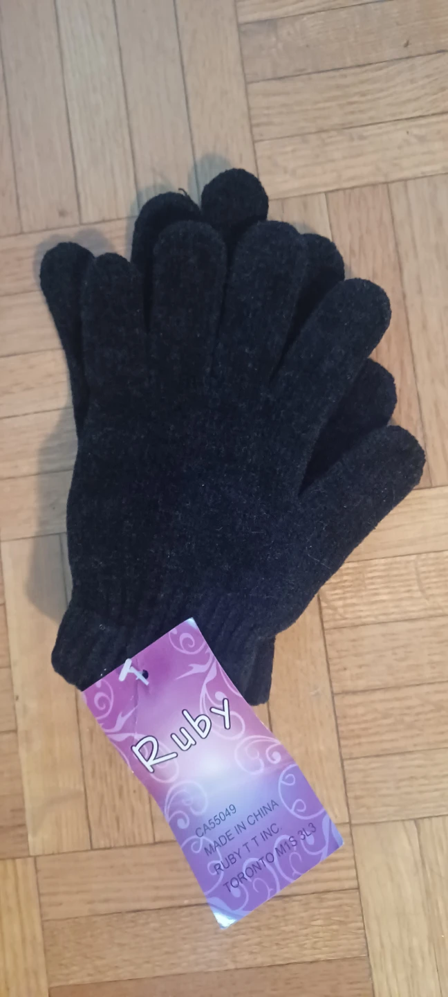 Ruby Black Knit Gloves 🏈