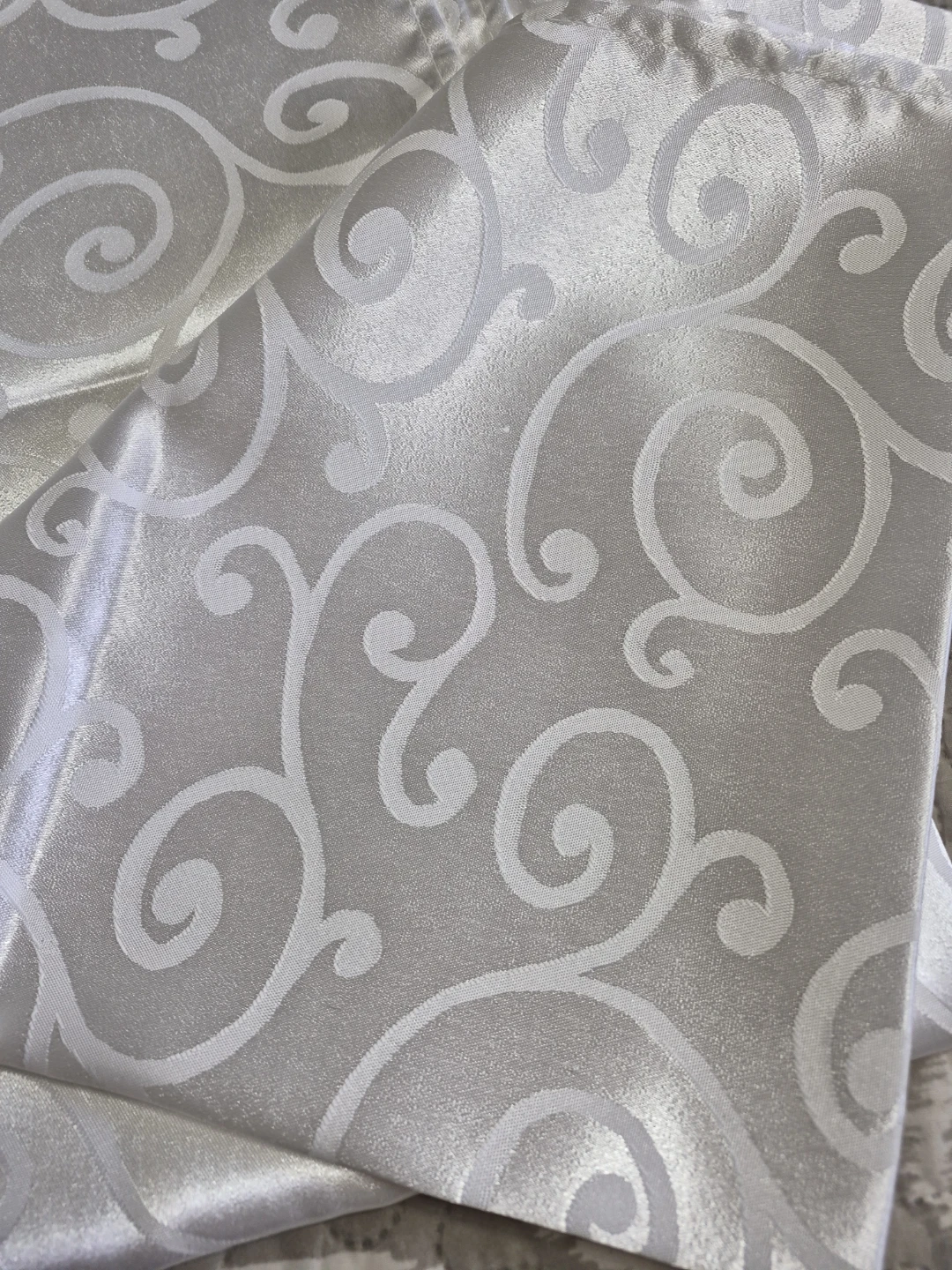 Beautiful 57" x 72" White Tablecloth - photo 4