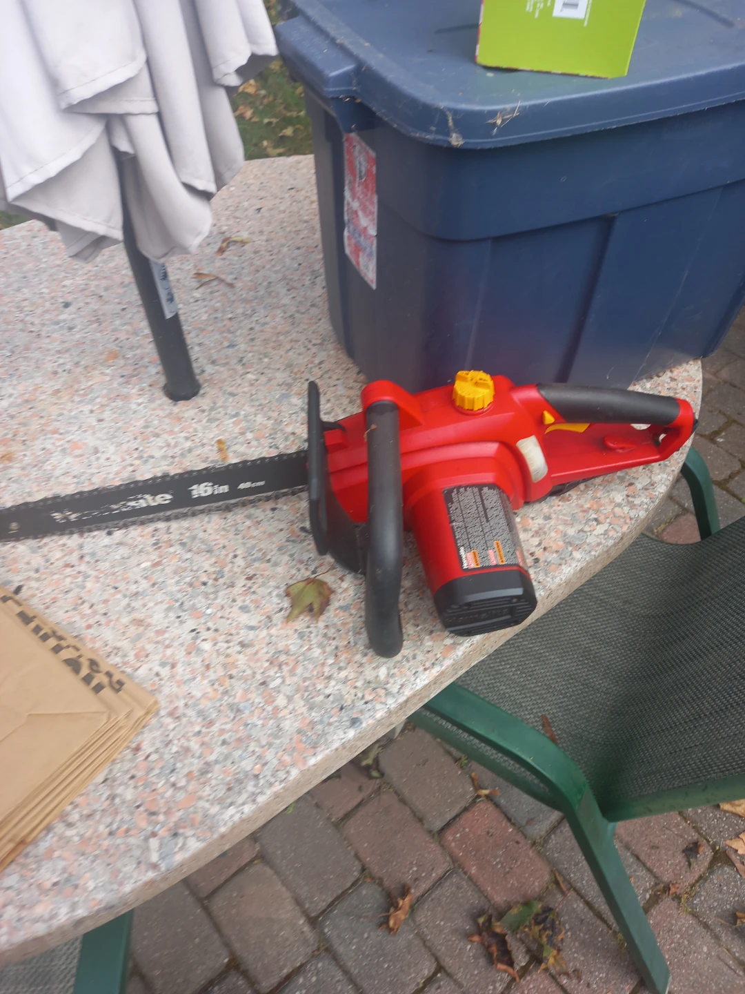 Yardworks 16-inch Electric Chainsaw